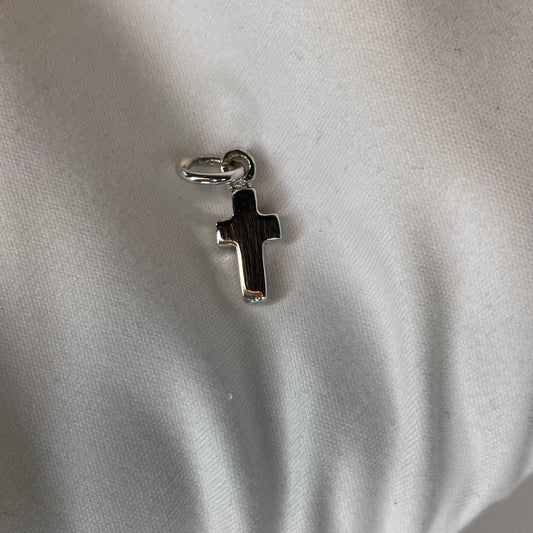 add a pendant -cross